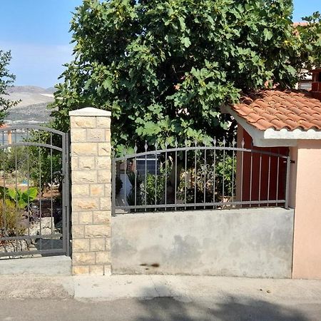 Apartmani A.Teskera トロギール エクステリア 写真