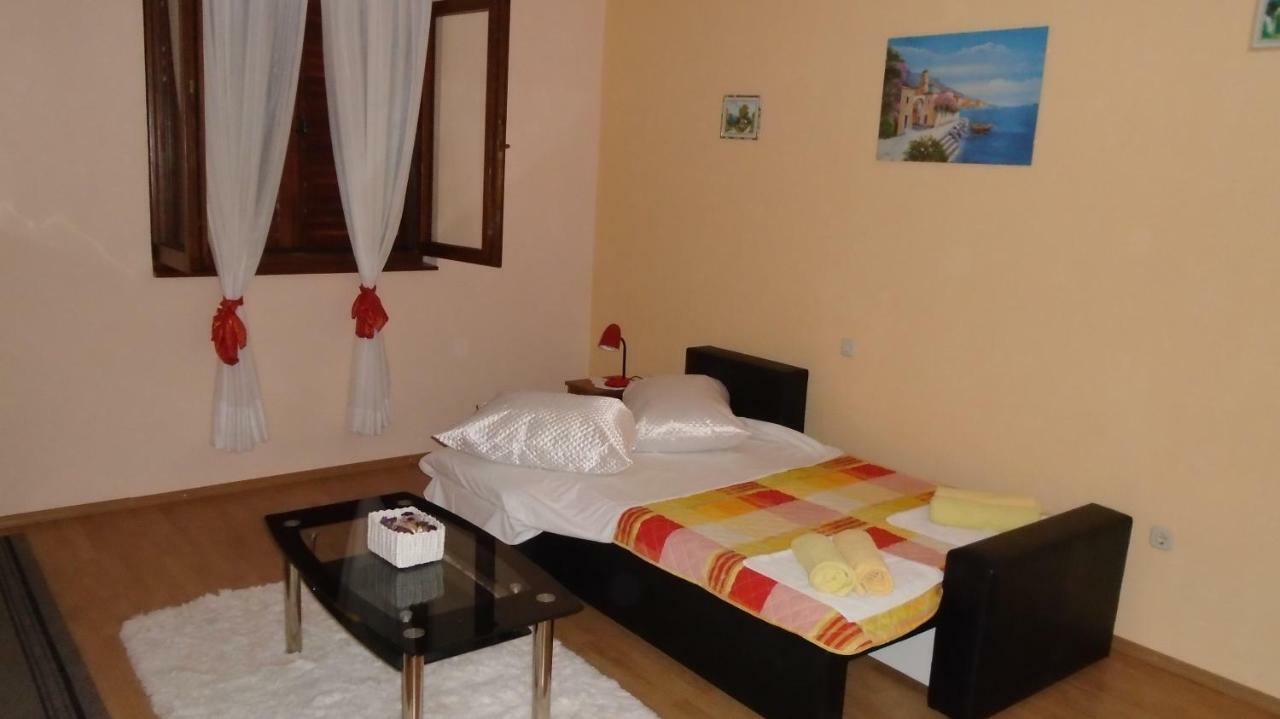 Apartmani A.Teskera トロギール エクステリア 写真
