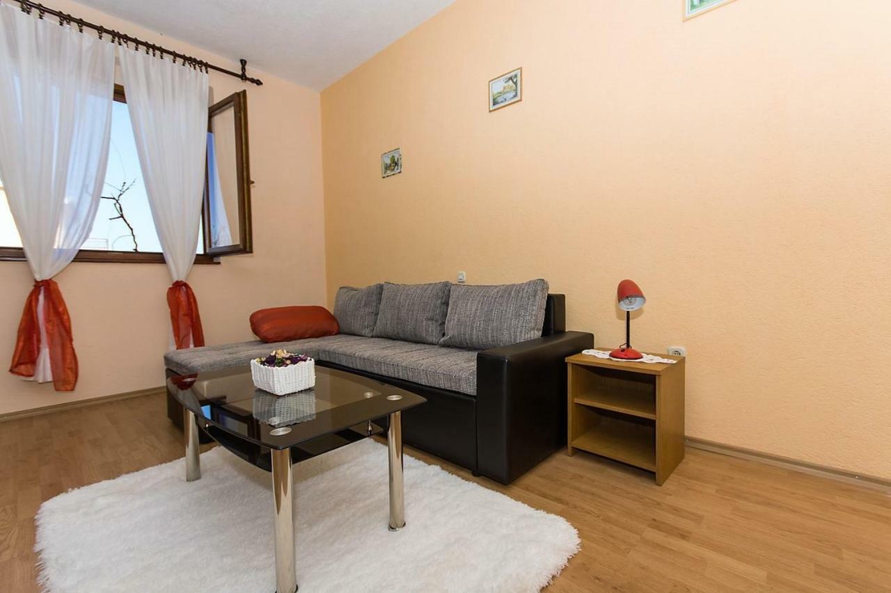 Apartmani A.Teskera トロギール エクステリア 写真
